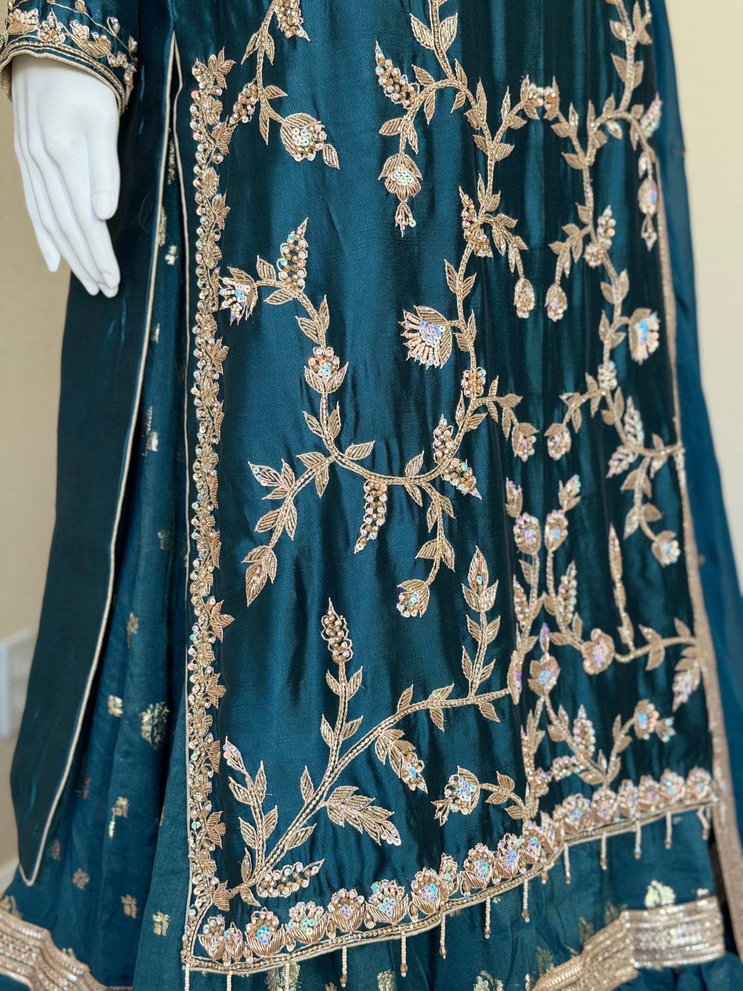 Sapphire Zardosi Kameez with Lengha