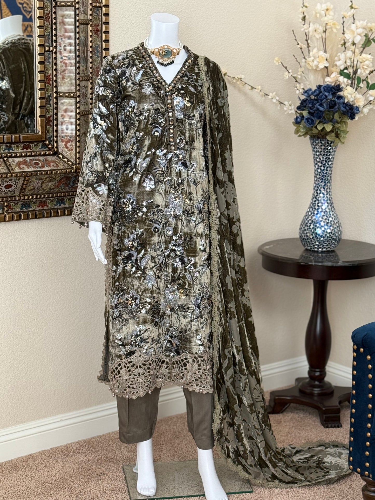 Winter Luxe Velvet - Tuape