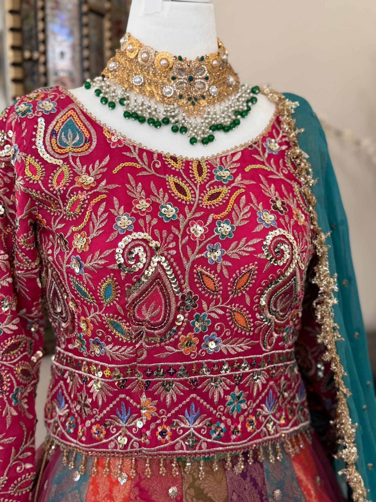 Satrangi Lengha