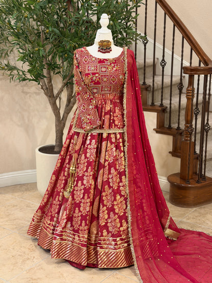 Scarlet Bloom - Short Kameez Lengha