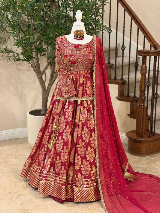 Scarlet Bloom - Short Kameez Lengha